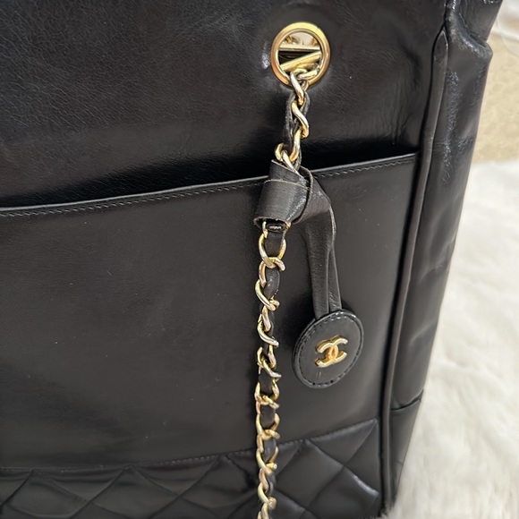 AUTHENTIC CHANEL BLACK VINTAGE BAG WITH BOX - Picture 3 of 17